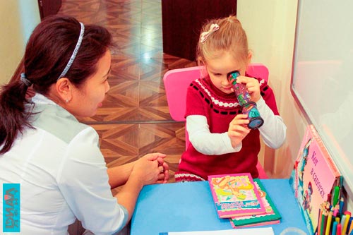 детский уголок в семейной стоматологии Диал-Дент