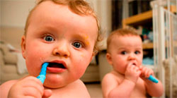 чистка зубов у малышей