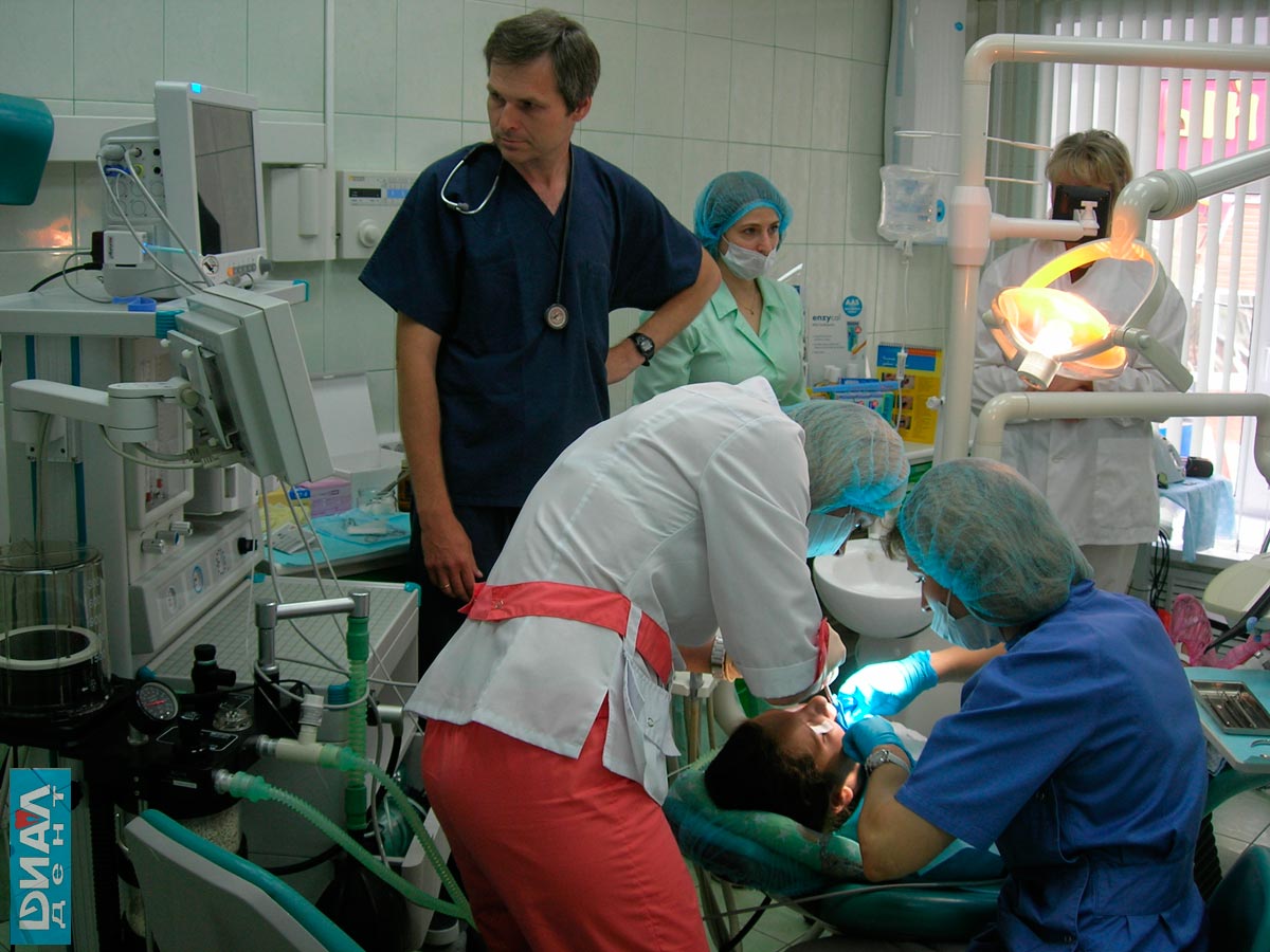 лечение зубов под наркозом в Диал-Дент